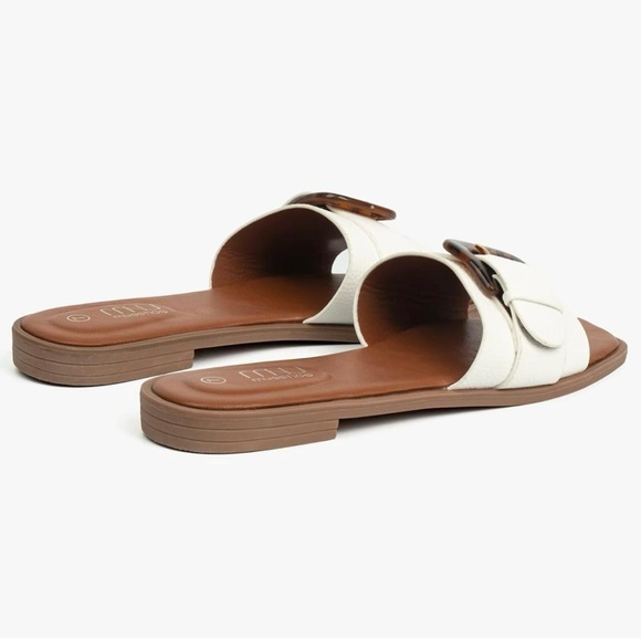 🍉 NWT • Women’s Vegan “Leather” Buckle Sandals • W7 - Picture 3 of 11